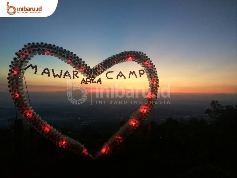 Menunggu Matahari Terbit di Mawar Camp Area