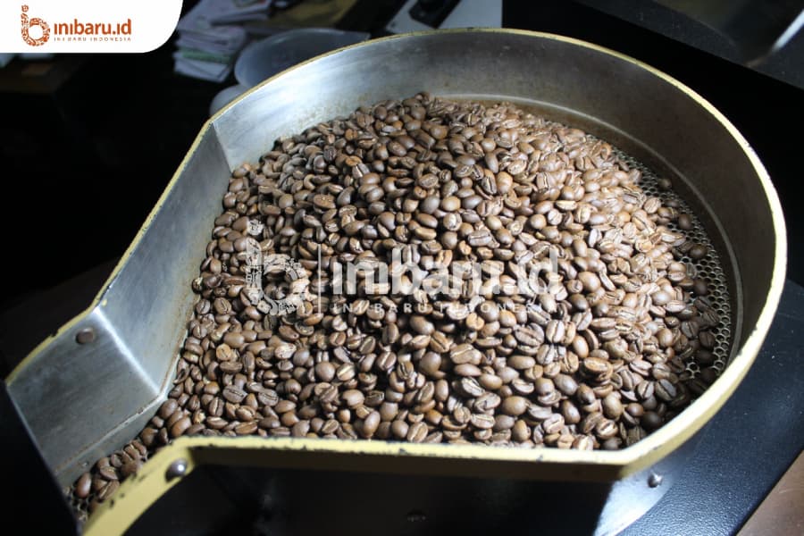 Kopi hasil roasting Taro di Strada Caffe (Inibaru.id/Mayang Istnaini)