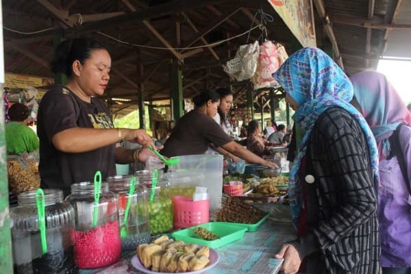 Aneka Jajanan Tradisional Khas Jepara Ada di Pasar Sore Karangrandu