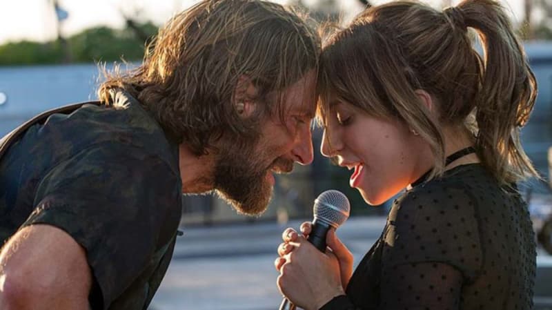 Lady Gaga dan Bradley Cooper dalam "A Star is Born". (Warner Bros Pictures)