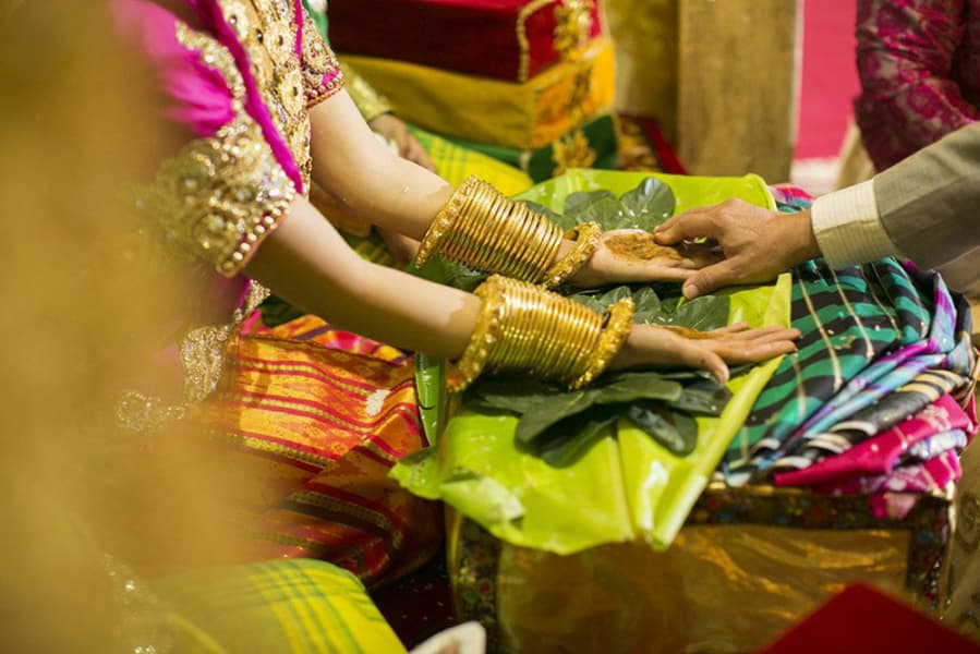 Pengantin perempuan suku Bugis. (kaskus.com)