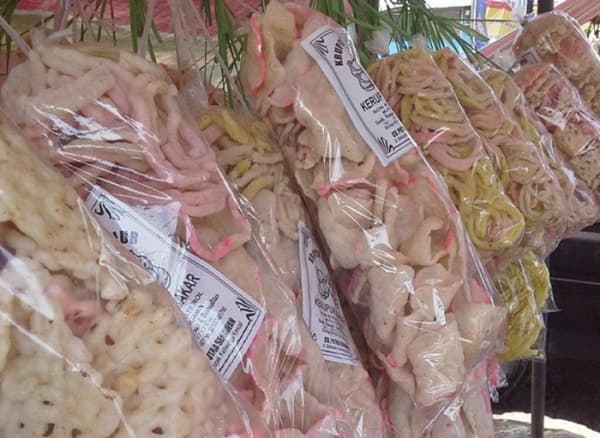 Ilustrasi kerupuk usek. (Wisatadipemalang.com)