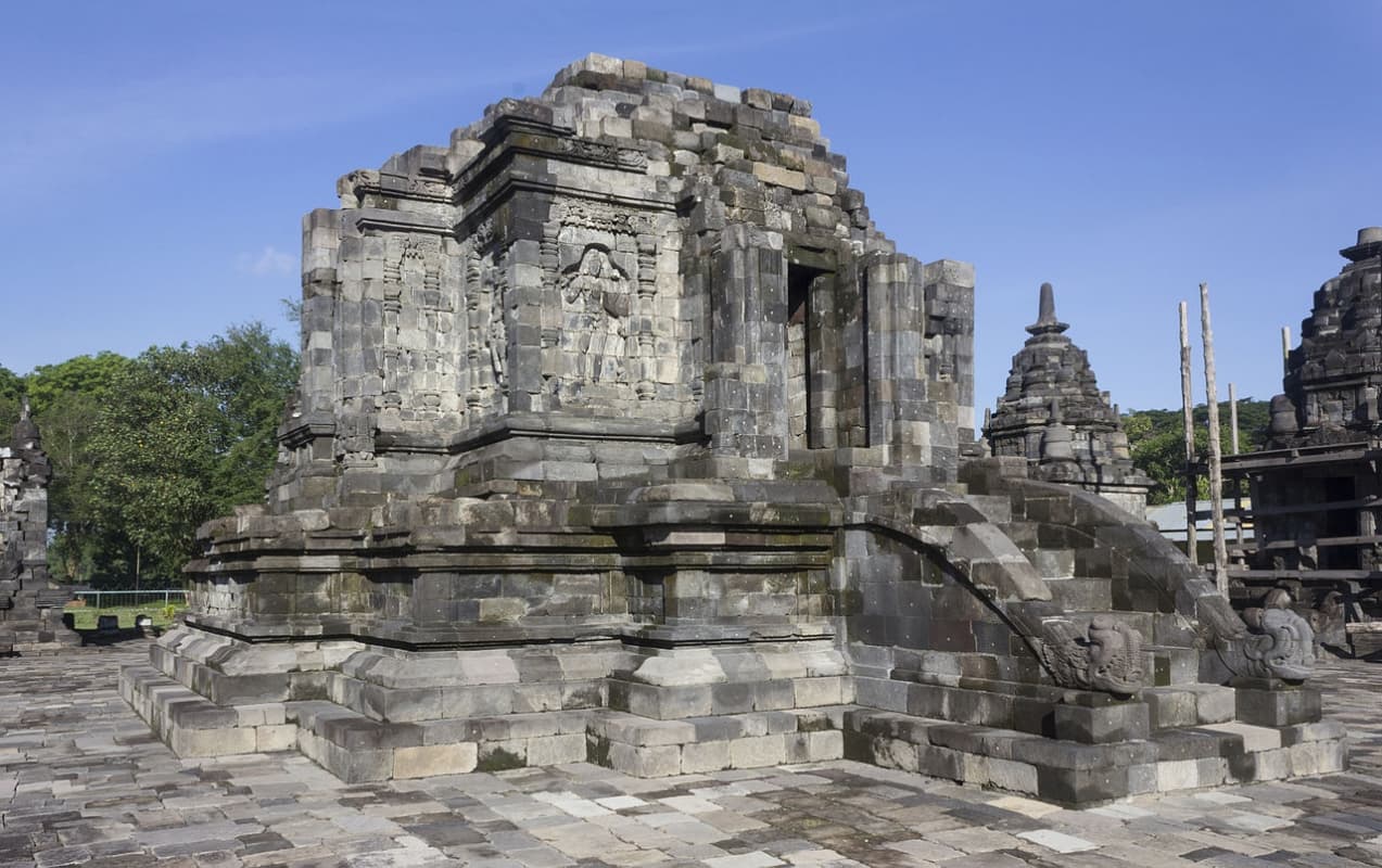 Candi Lumbung. (Wikimedia)