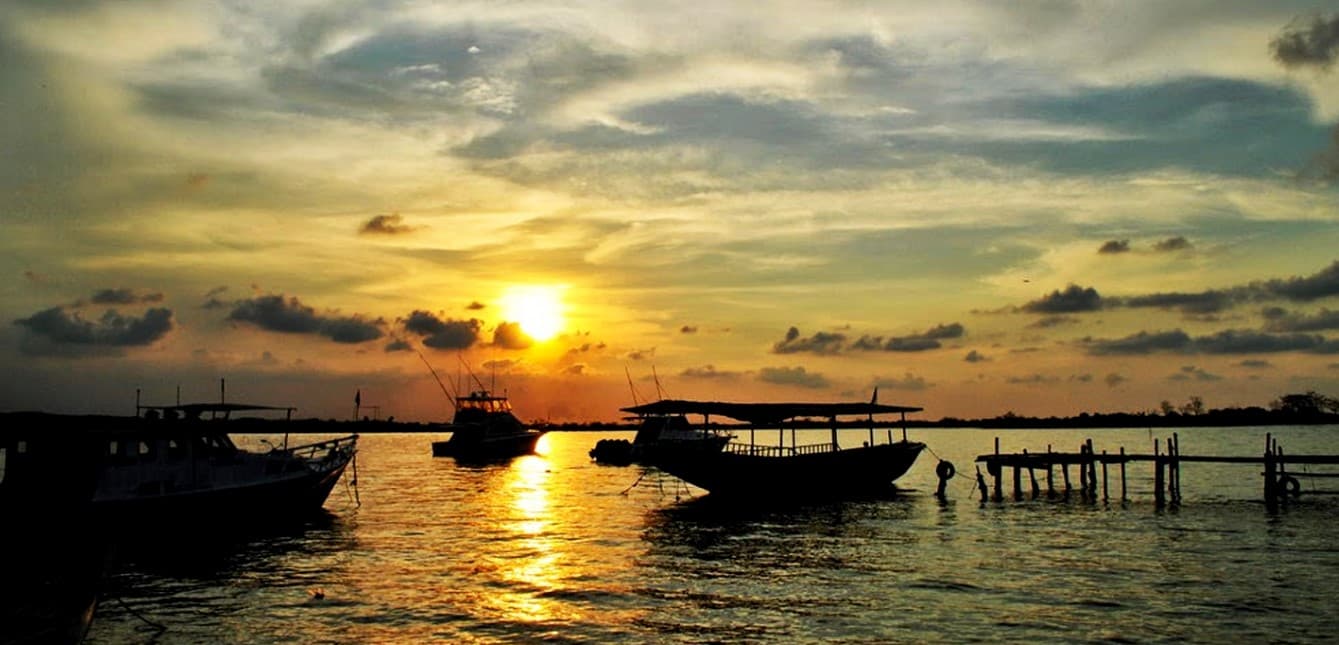 Pantai Marina Semarang menuju senja. (tempatwisataindonesia.id)