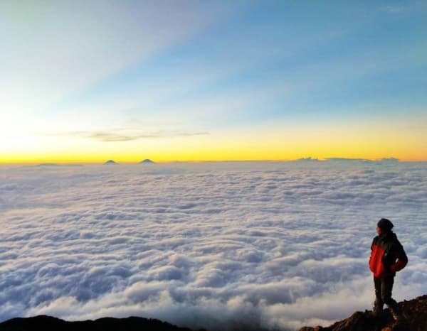 Pendakian Gunung Slamet lewat Bambangan. (Backpackerjakarta)