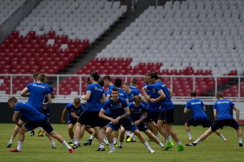  Para pemain Timnas Islandia menjajal Stadion Utama Gelora Bung Karno, Sabtu (13/1/2018). (Medcom.id)