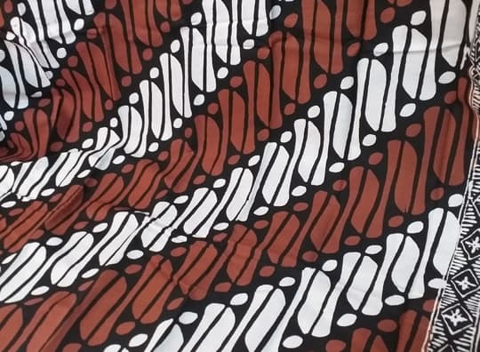 Batik parang rusak barong. (Batikpelangi)