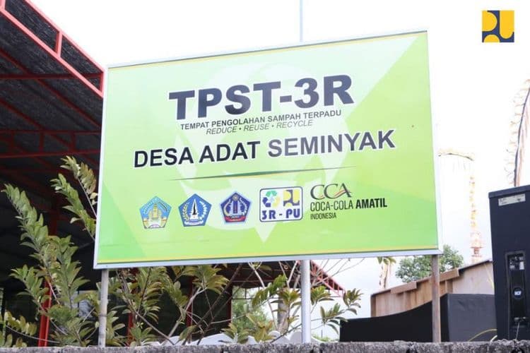 Tempat Pengolahan Sampah Terpadu (TPST) di Seminyak, Bali. (Kementerian PUPR)