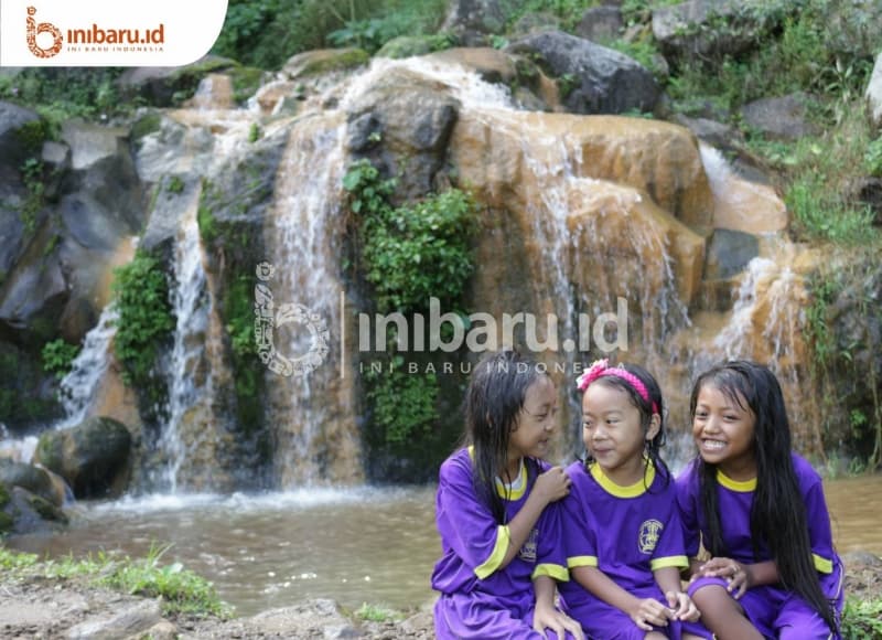Grojogan Klenting Kuning, surga tersembunyi di Desa Kemawi, Kecamatan Sumowono, Semarang. (Inibaru.id/ Hayyina Hilal)