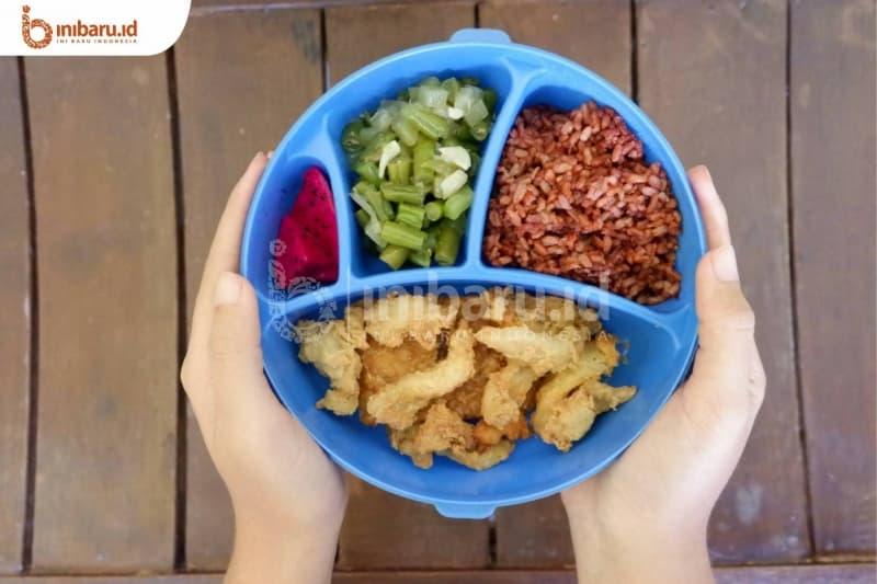 Menu makanan sehat untuk pola hidup yang sehat. (Inibaru.id/Hayyina Hilal)