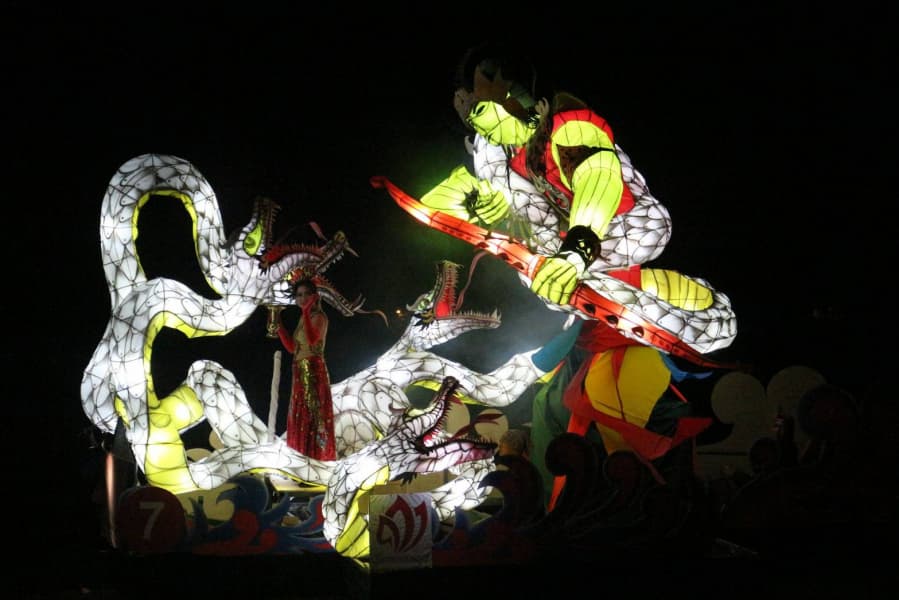 Perahu hias terepik di Festival Banjir Kanal Barat 2018. (Inibaru.id/Hayyina Hilal)