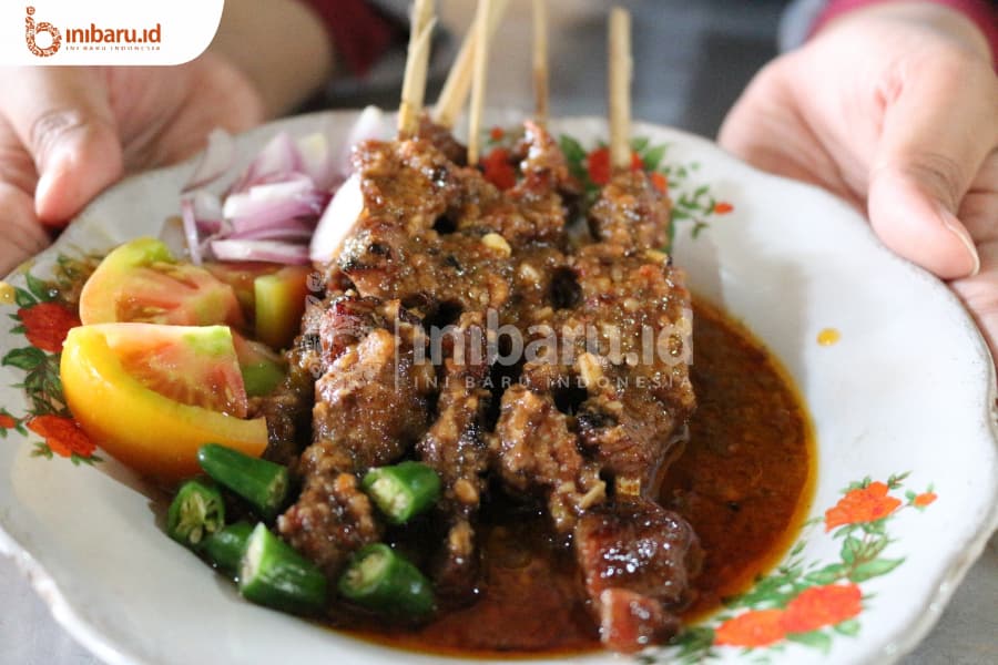 Kuliner Legendaris dari Weleri, Sate Bumbon Pak Darmaji