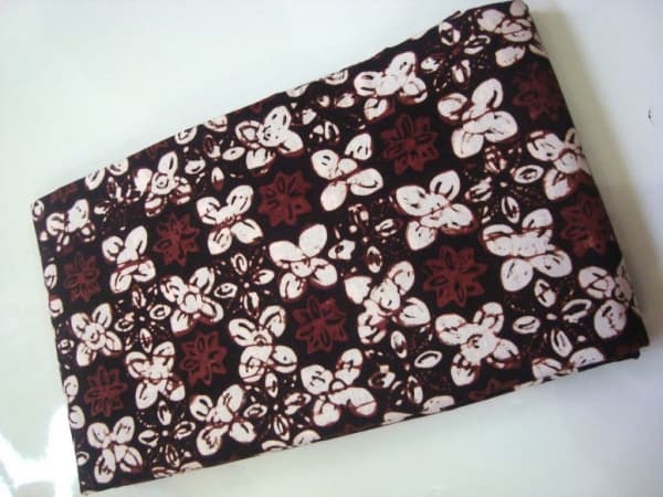 Beberapa jenis batik menjadi alternatif busana pengantin Jawa. (Warga Jogja)