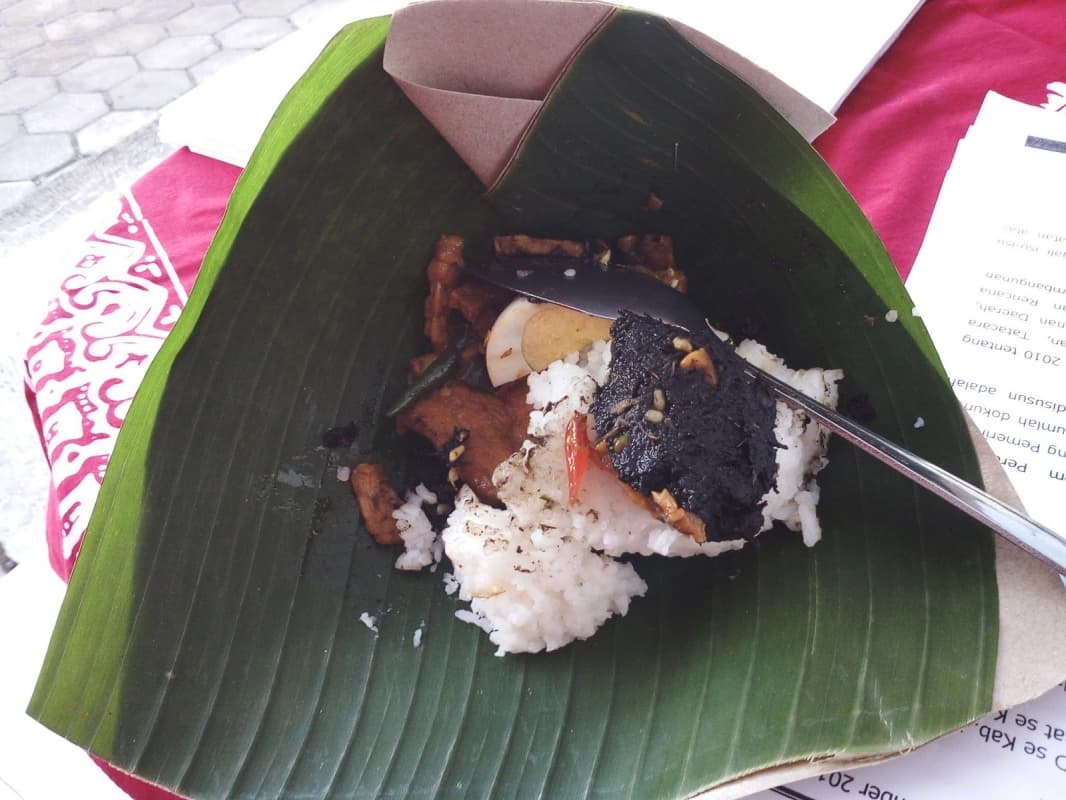 Si Hitam yang Mulai Sulit Dijumpai: Cabuk Wijen