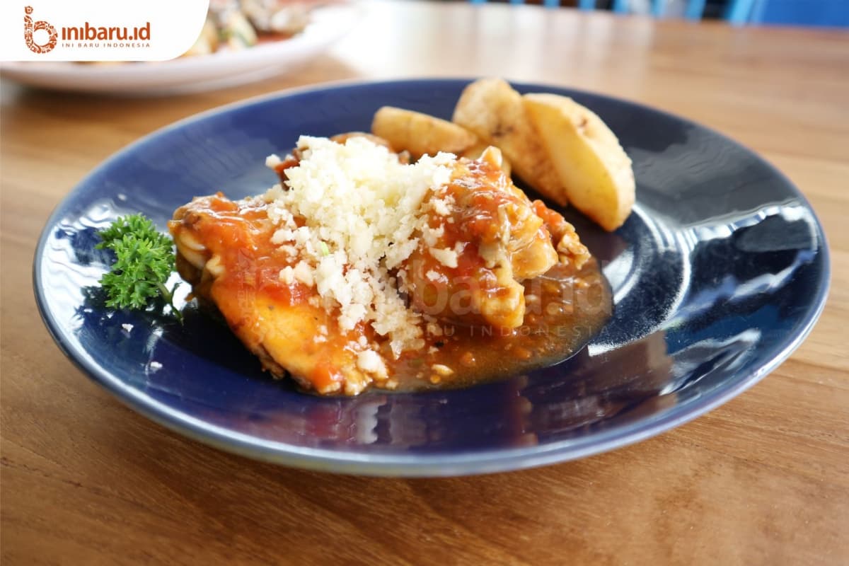 Chicken Lemon Cheese, menu dengan rasa khas masakan Yunani. (Inibaru.id/ Artika Sari)