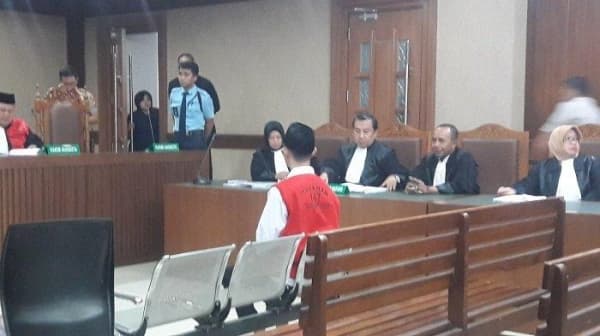 Sidang Pertama Lutfi. (Tribunnews)