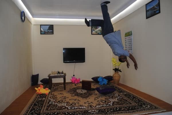 Omah Jungkir. (Khalidyogi.blogspot)