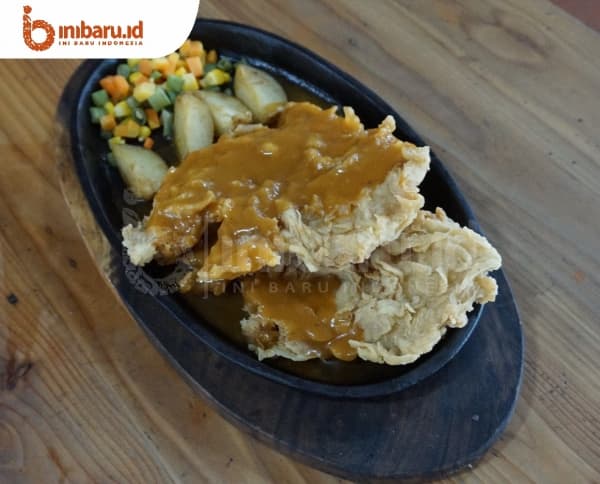 Chicken Couple, bistik terfavorit Gala Steak & Pizza. (Inibaru.id/ Artika Sari)