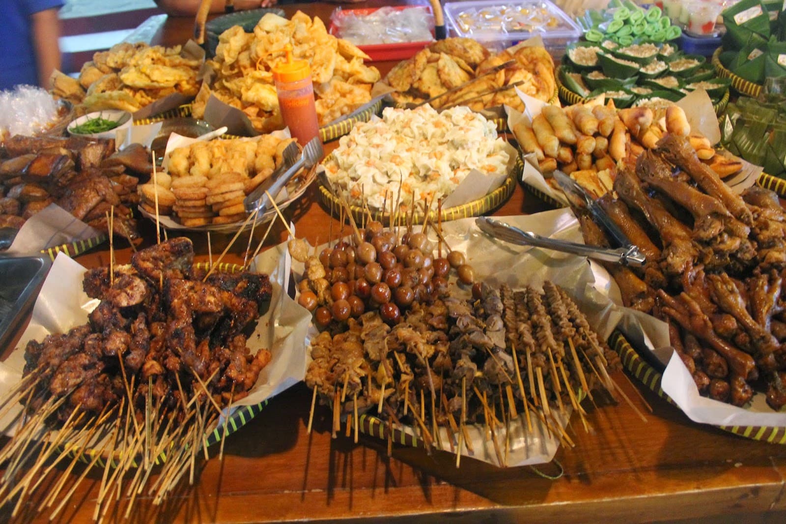 aneka lauk di angkringan (phinemo.com)