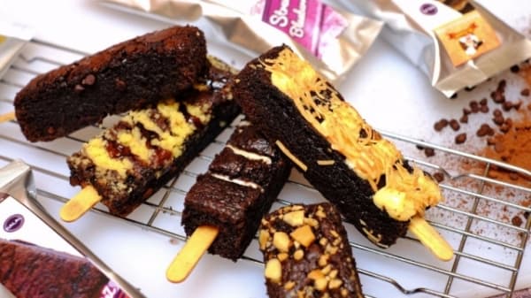 Berbuka dengan yang Manis nan Menggoda: Brownies Beku Stik!
