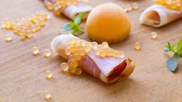 Teknik Mempersolek Makanan dengan Sains: Gastronomi Molekuler