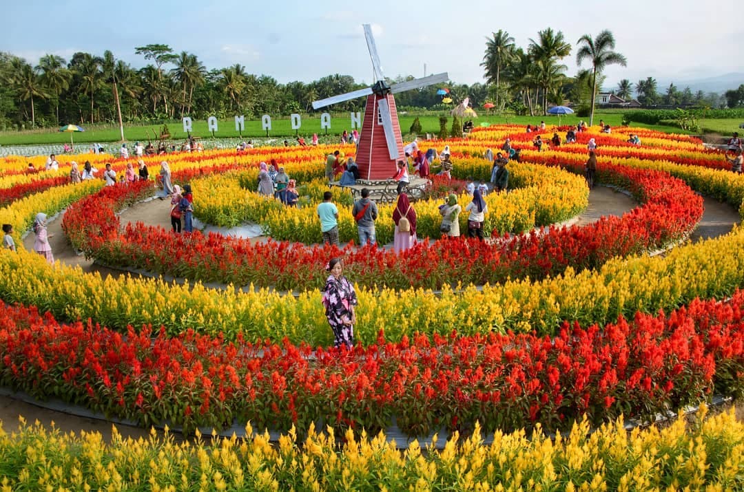 Taman Ramadanu Magelang. (explorewisata.com)