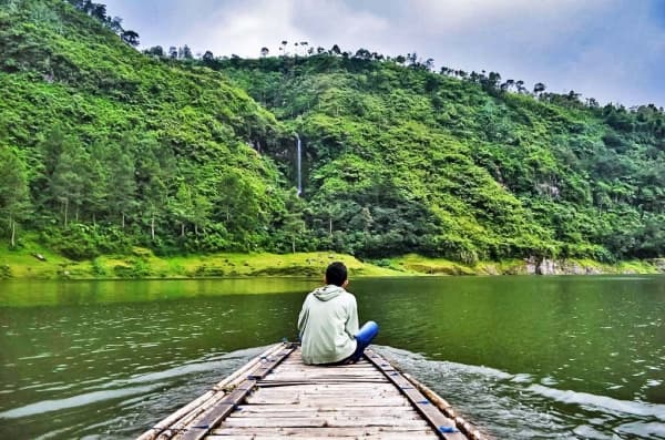Telaga Menjer. (panduanwisatadieng.com)