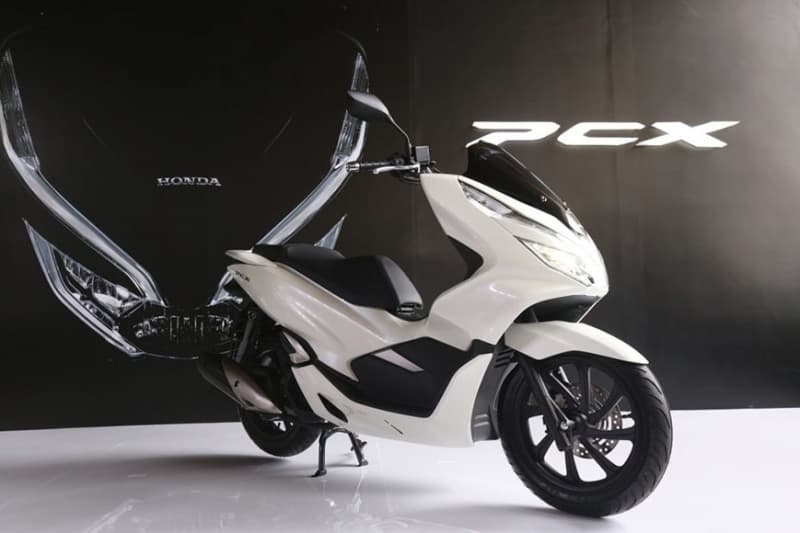 Skutik Honda PCX 150cc, tampak samping (Astra-honda.com)