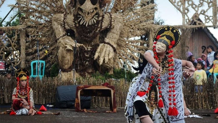 Salah satu pertunjukan di Festival Lima Gunung 2017. (goni.co.id)