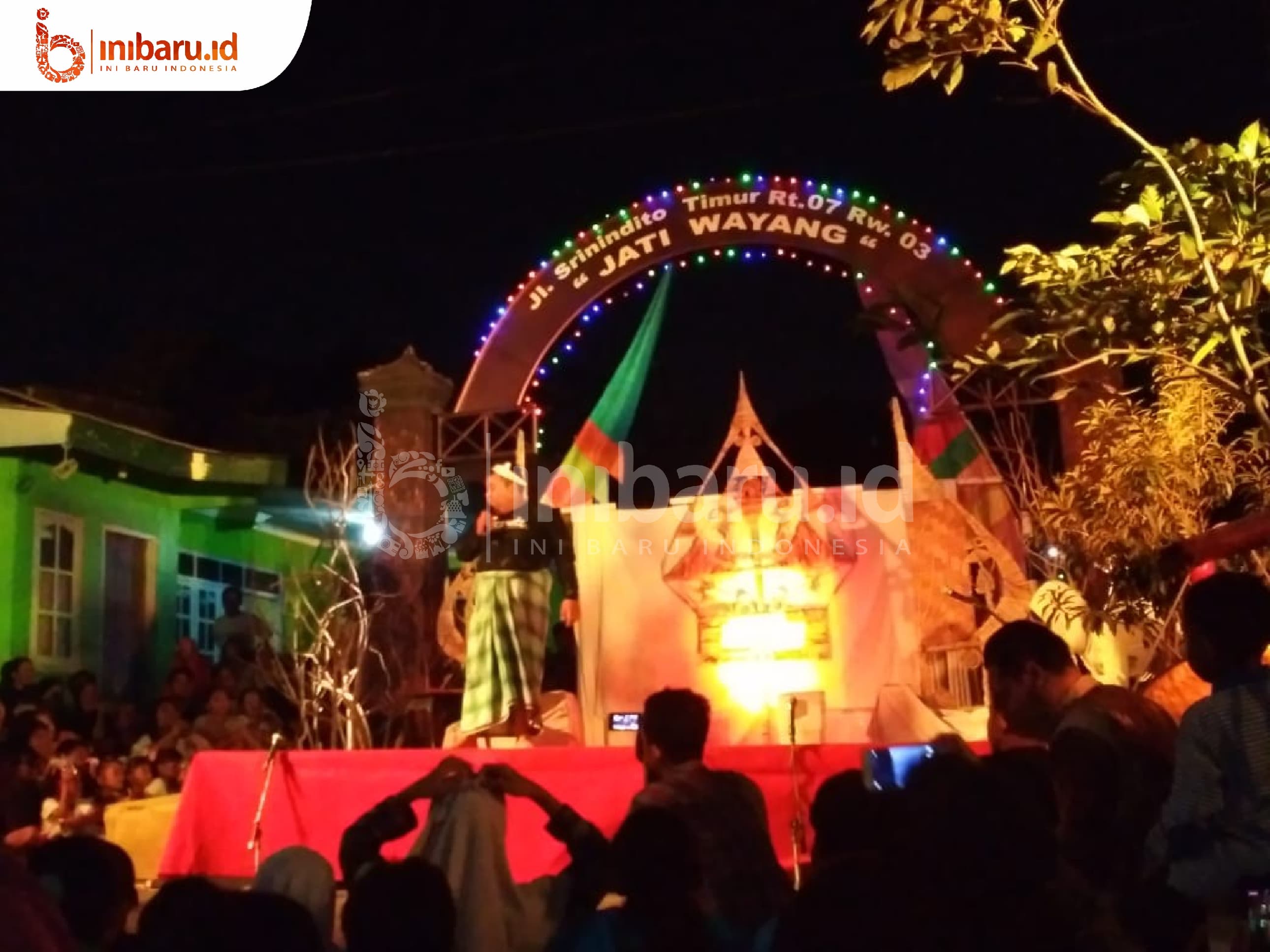 Salah satu penampilan di Festival Bukit Jatiwayang berupa ketoprak wayang, Sabtu (25/8/2018). (Inibaru.id/Afriza Ardias)