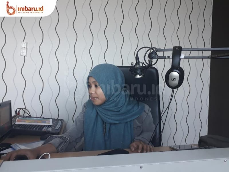 Radio masih mengudara meskipun banyak media tandingan lain. (Inibaru.id/Clara Ariski)