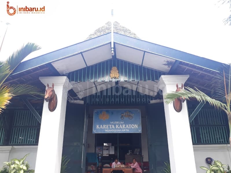 Pintu masuk Museum Kereta Keraton Yogyakarta. (Inibaru.id/Clara Ariski)