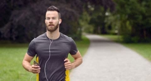 Benarkah Mendengarkan Musik saat Berolahraga Berpengaruh pada Detak Jantung?