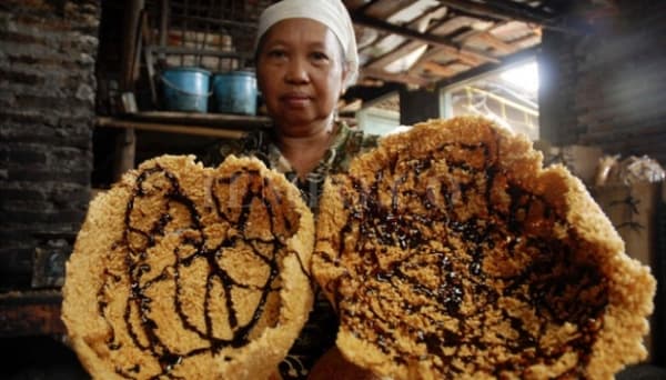 Intip goreng di Solo. (Tempo/Bram Selo Agung)