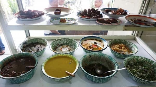 Warung Masakan Khas Jawa. (Tribunnews/Hamim Thohari)
