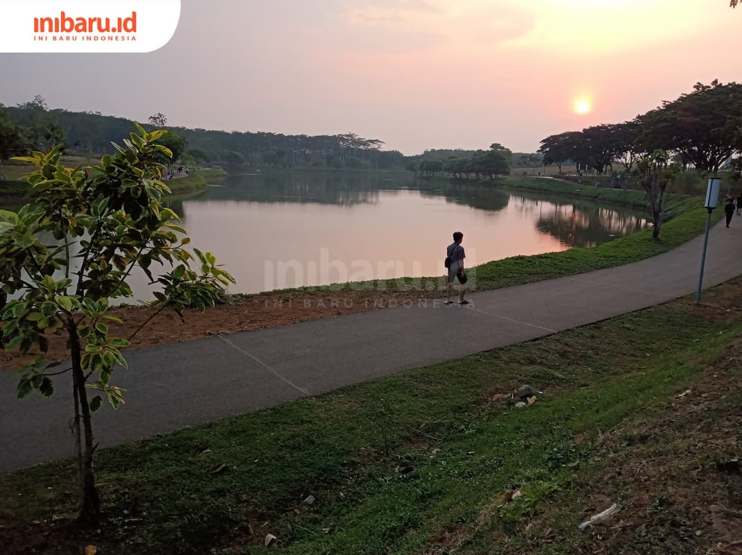 Danau buatan ini terletak di pinggir Kota Semarang yang bisa dinikmati secara gratis. (Inibaru.id/ Zulfa Anisah)