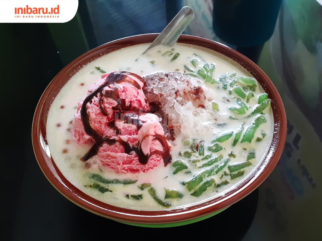 Menyeruput Lembut dan Kenyalnya Es Cendol <em>Ice Cream</em> Kaligarang Semarang