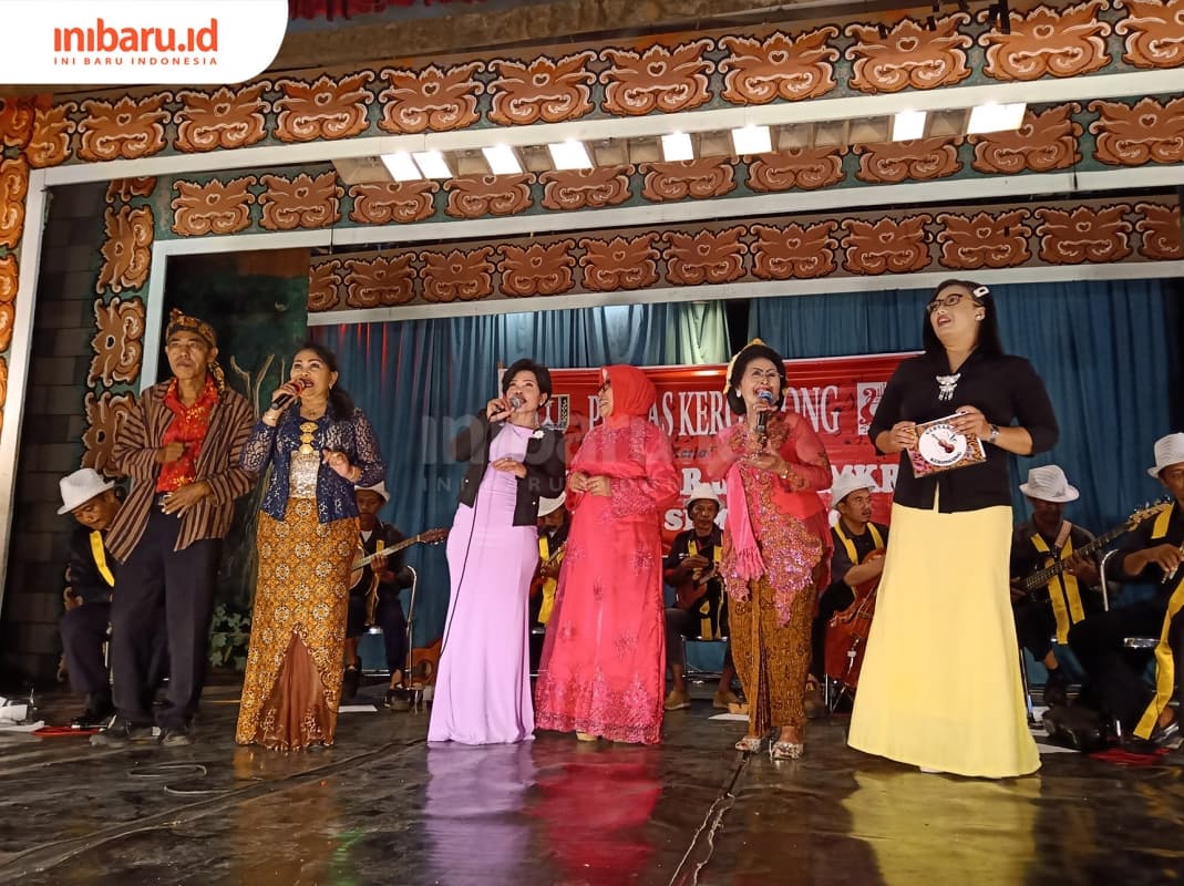 Sering digelar, pentas keroncong jadi salah satu tanda geliat seni dan budaya di Kota Semarang. (Inibaru.id/ Zunla Anisah)