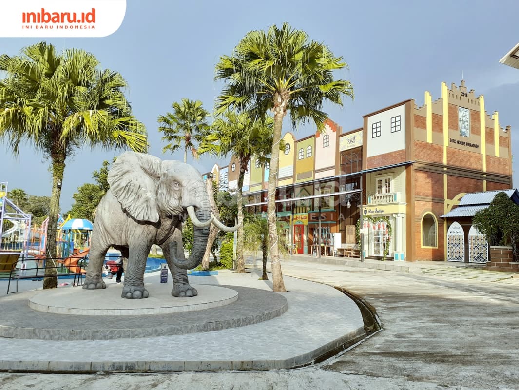 Bangunan khas replika beberapa negara bisa ditemukan di River Walk Boja. (Inibaru.id/ Zulfa Anisah)