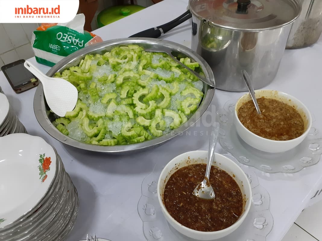 Rujak pare siap disajikan. (Inibaru.id/ Zulfa Anisah)