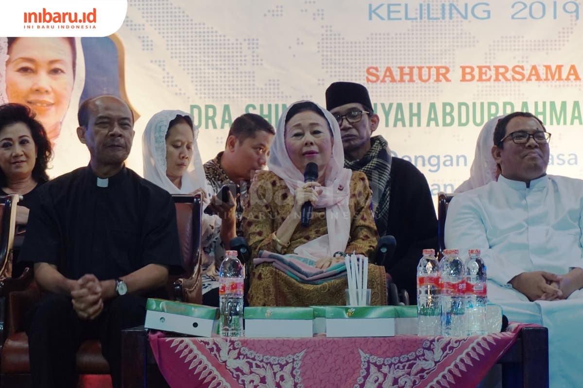 Shinta Nuriyah Wahid dalam memberikan Tausiah dalam Sahur Bersama pada Sabtu (18/5). (Inibaru.id/ Zulfa Anisah)