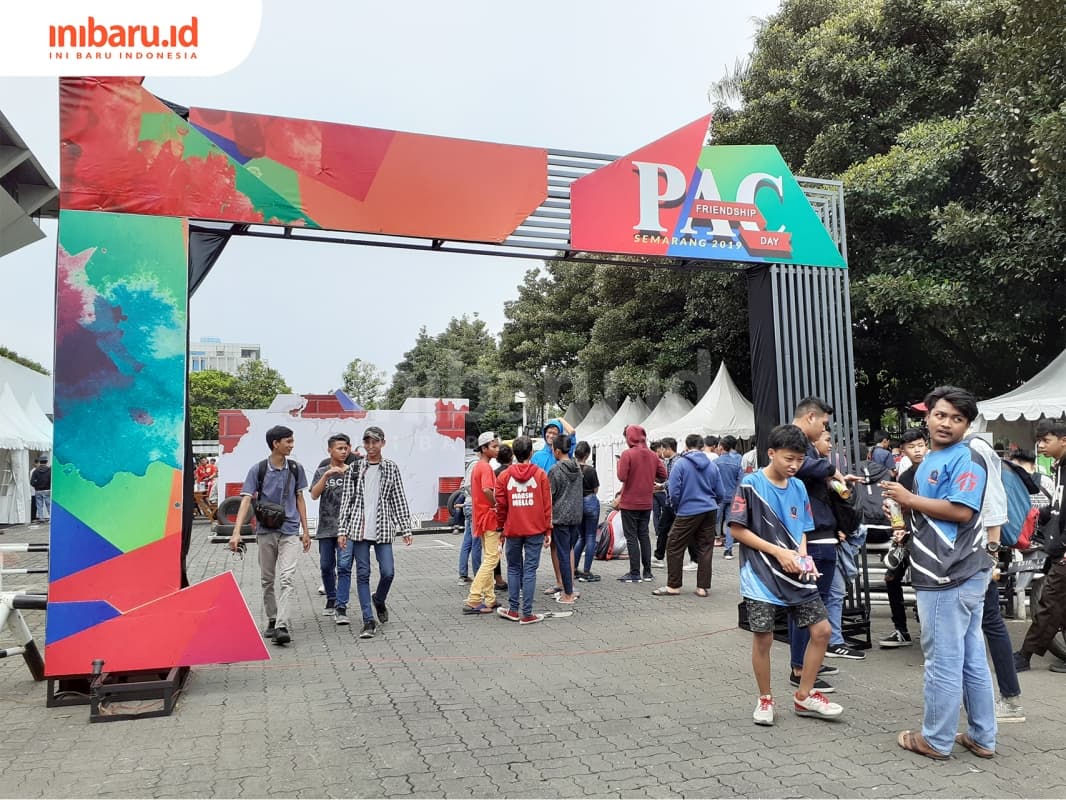 Pintu masuk Game Fest yang digelar di halaman DPRD Jawa Tengah, Sabtu (30/3). (Inibaru.id/ Zulfa Anisah)