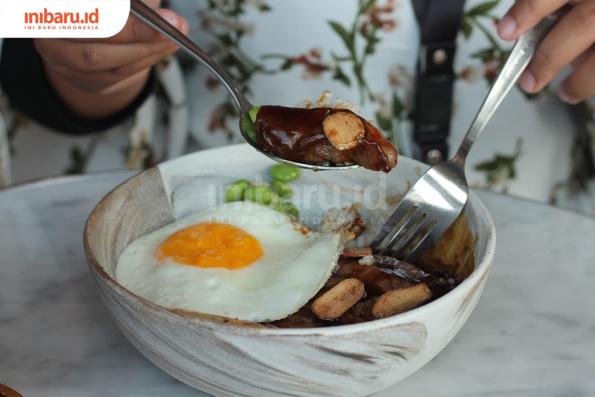 Semangkuk truffle gyudon premium yang bakal bikin pengalaman <i>fine dining</i> nggak terlupakan buatmu. (Inibaru.id/ Annisa Dewi)