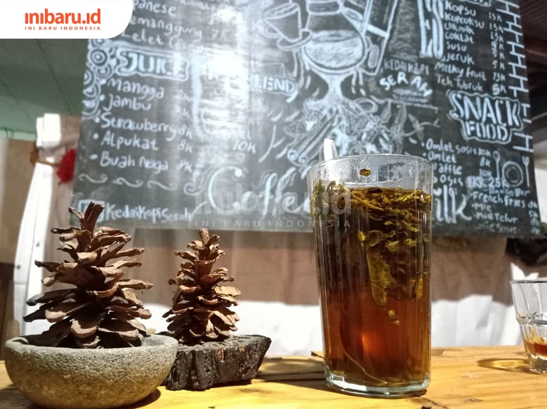 Pecahkan Dingin Malam di Gunungpati dengan Teh Hangat Asli Gunung Slamet 