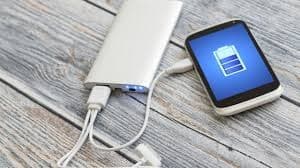 Power bank juga perlu perhatian biar nggak gampang rusak. (Adobestock)