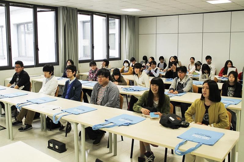 Ilustasi - Mahasiswa Jepang belajar Bahasa Indonesia. (Flickr/

POLI.design)