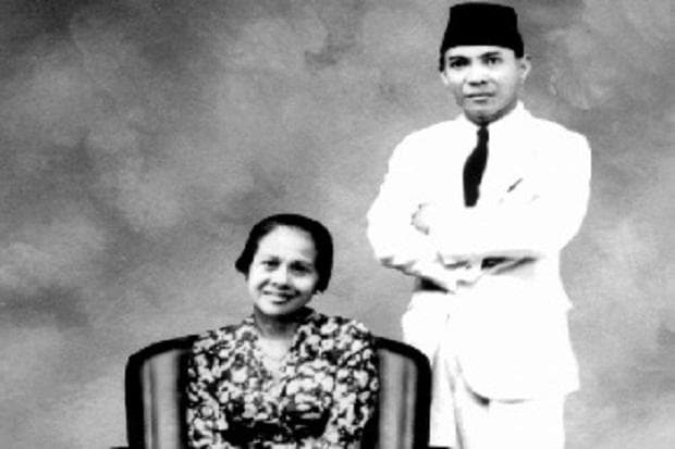 Inggit Garnasih bersama Sukarno. (Sindo/Arsip Sejarah/Sampur Merah)