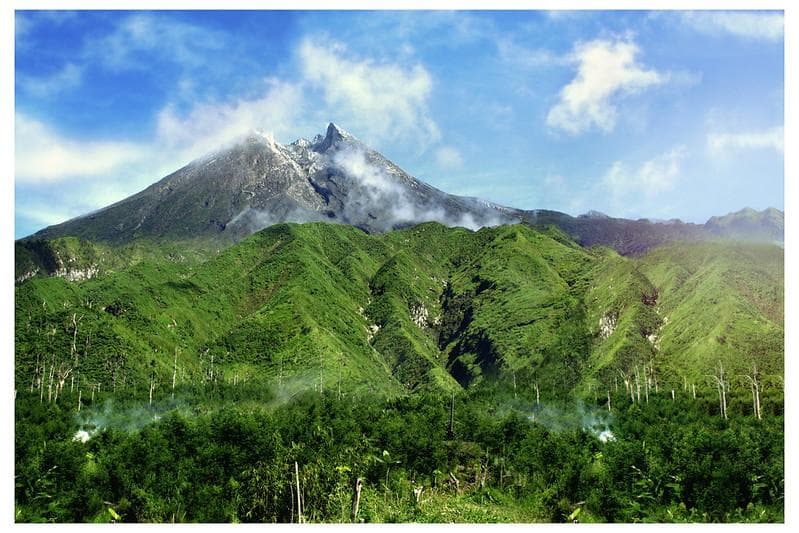 Aktivitas wisata dan penambangan di Merapi akan dibatasi. (Flickr/

yudha aria putra)