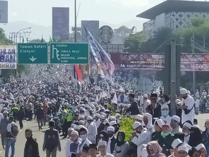 Perayaan Maulid Nabi FPI di Jakarta yang membuat massa berkerumun (Okezone/Putra)