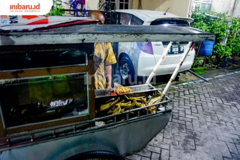 Mengapa Gerobak Satai Madura Berbentuk Kapal?
